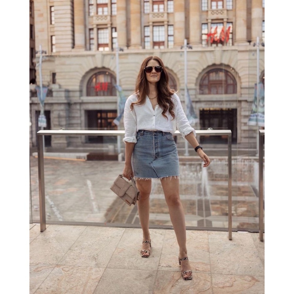🤍 EUC Like New XXI Frayed Raw Edge Zip Denim Skirt